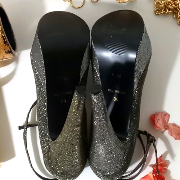 "OFFICE London" Shimmery Crisscross Strappy Round Toe Party Festive Heels - Picture 6 of 12